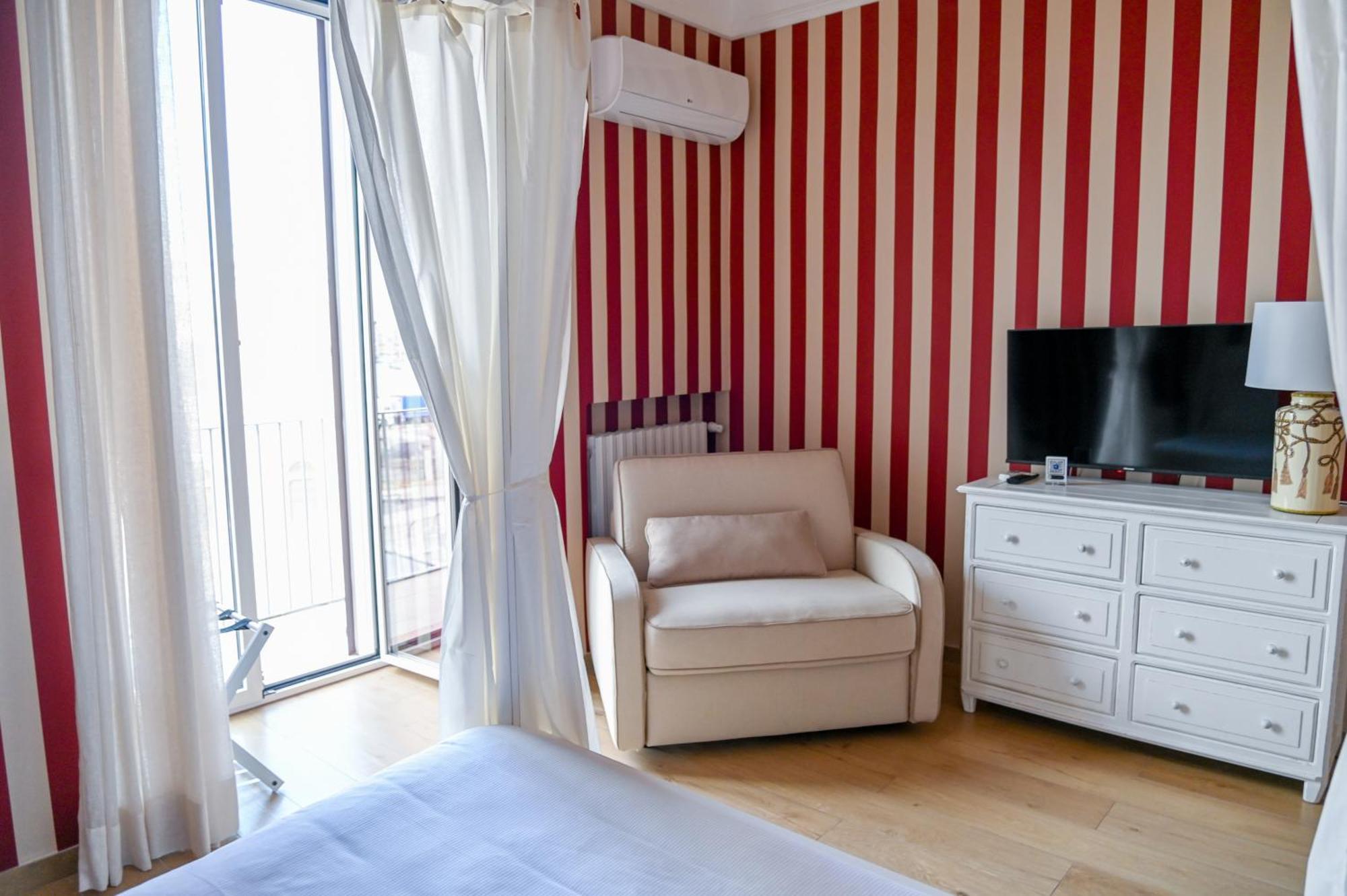 Le Residenze Del Capitano Otel Bari Oda fotoğraf